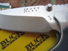 Buck Alpha Hunter     NIB  from 2005