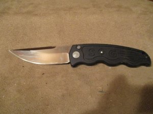 SOG TACTICAL BUTTON AUTOMATIC