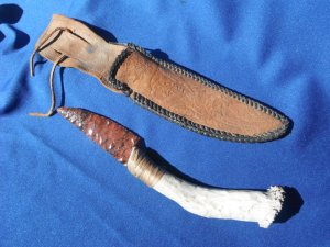 PRIMITIVE KNIFE, FLINT KNAPPING OBSIDIAN/STONE DEER ANTLER KNIFE WITH SHEATH