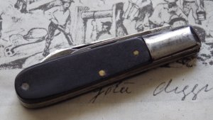 Small Barlow  Imperial Knife Co. (1917-1925)   with Bakelite handles