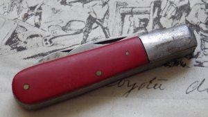 Small Barlow Pine Knot (Bird's Head) 1930-1940 Red Bakelite Handles   Belknap Hardware 