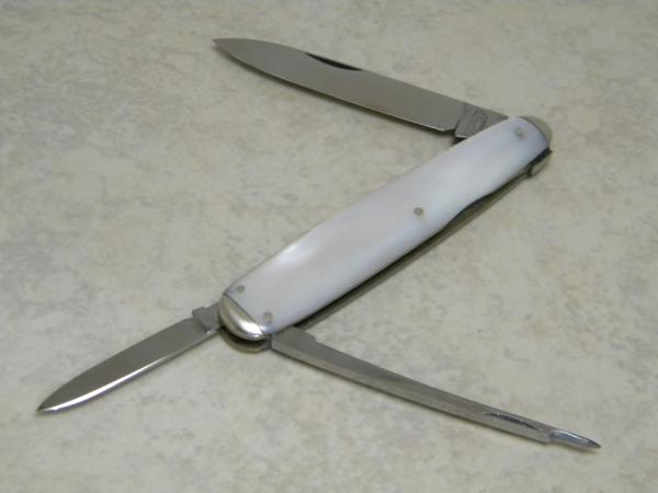 E Bruckmann Solingen Germany Pearl Gentleman's Lobster Knife - C. 1891-1956 E Bruckmann Solingen Germany Pearl Gentleman's Lobster Knife - C. 1891-1956