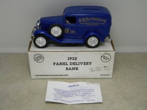 Case Cutlery 1st Edition 1995 Ertl 1932 Die-Cast Ford Panel Delivery Bank in Box