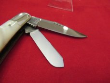 Fight'N Rooster 4 Blade Pearl Stockman Fight'N Rooster 4 Blade Pearl Stockman