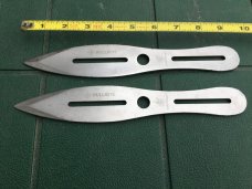 2 Smith&Wesson 10" Pro Series Throwing Knives