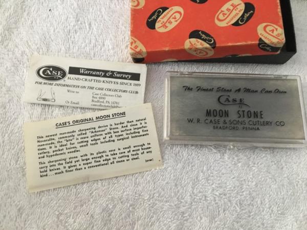 Vintage Case XX ' MOONSTONE' Sharpening stone w/ papers, plastic case, cardboard 'pumpkin' box - VG+ Vintage Case XX ' MOONSTONE' Sharpening stone w/ papers, plastic case, cardboard 'pumpkin' box - VG+