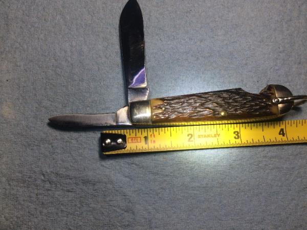 Camillus 4 line Easyopen Jack Knife Minty> Main Snap is Good Secondary seams a little Tighter Camillus 4 line Easyopen Jack Knife Minty> Main Snap is Good Secondary seams a little Tighter