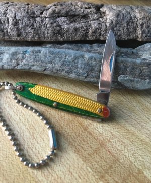 Vintage 'Ear of Corn' miniature pocket knife /key chain