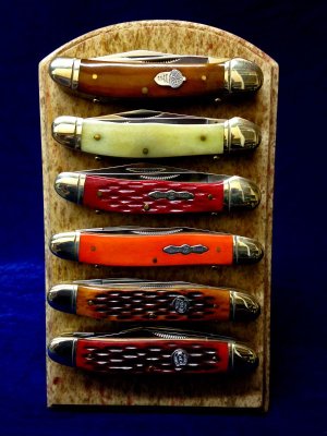 Pocket Knife Display Stand / Classic Counter Top 6 Knife Display Plaque