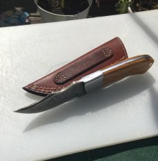 Fixed large clip Blade Damascus Hunter - Beautiful Olivewood hardwood handle & Leather Sheath Fixed large clip Blade Damascus Hunter - Beautiful Olivewood hardwood handle & Leather Sheath