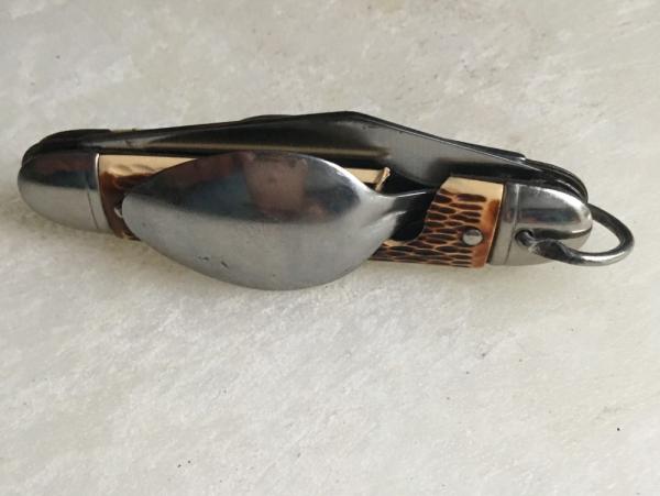 Vintage Colonial Hobo knife - Staglon scales- long pull - Bail loop - Excellent condition Vintage Colonial Hobo knife - Staglon scales- long pull - Bail loop - Excellent condition