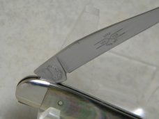 Schatt & Morgan Titusville PA. 2005 Black Lip Mother of Pearl 151116 Mini Toothpick Knife in Box