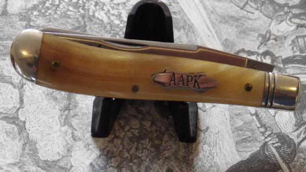 2010 AAPK Club Knife - Interior Ram's Horn 3 7/8" Trapper - 1095 Steel Blades 2010 AAPK Club Knife - Interior Ram's Horn 3 7/8" Trapper - 1095 Steel Blades
