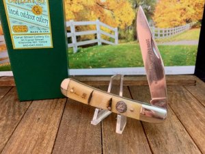 Canal Street Half Moon Trapper.  NKCA Club Knife for 2009 in Oiled Rams Horn.