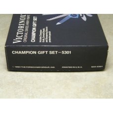 Victorinox Switzerland Stainless Rostfrei Red Champion Officier Suisse Swiss Army Knife set in Box