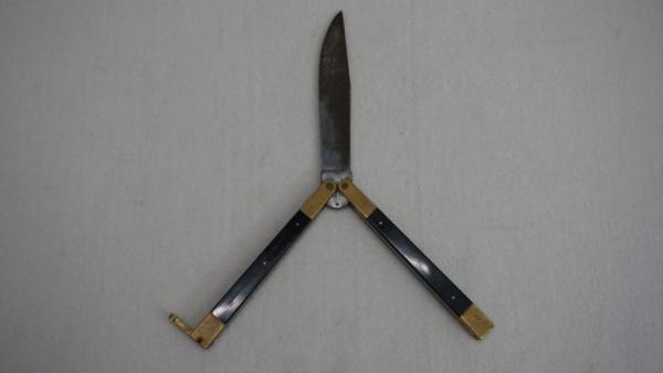 Vintage Traditional Balisong Knife Vintage Traditional Balisong Knife