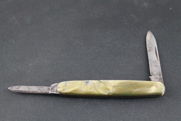 Schrade Cut Co. pocketknife Schrade Cut Co. pocketknife