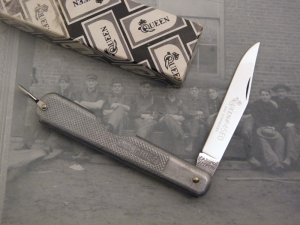 Queen Cutlery - Big Chief #45EO: 5” in original box