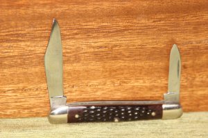 Vintage 1973 Case XX 6208 Half Whittler Red bone knife (#94)