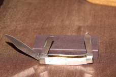 Vintage Simmons Hardware Hornet Big Stockman Mother of Pearl Handles Knife (#99) Vintage Simmons Hardware Hornet Big Stockman Mother of Pearl Handles Knife (#99)