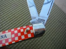VINTAGE STOCKMAN KUTMASTER POCKET KNIFE, 3 BLADES. "PURINA" ADVERTISING CHECKERBOARD SCALES VINTAGE STOCKMAN KUTMASTER POCKET KNIFE, 3 BLADES. "PURINA" ADVERTISING CHECKERBOARD SCALES