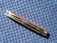 VINTAGE STOCKMAN KUTMASTER POCKET KNIFE, 3 BLADES. "PURINA" ADVERTISING CHECKERBOARD SCALES VINTAGE STOCKMAN KUTMASTER POCKET KNIFE, 3 BLADES. "PURINA" ADVERTISING CHECKERBOARD SCALES