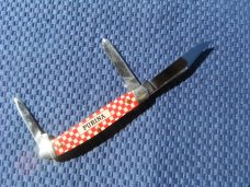 VINTAGE STOCKMAN KUTMASTER POCKET KNIFE, 3 BLADES. "PURINA" ADVERTISING CHECKERBOARD SCALES VINTAGE STOCKMAN KUTMASTER POCKET KNIFE, 3 BLADES. "PURINA" ADVERTISING CHECKERBOARD SCALES