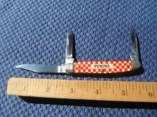 VINTAGE STOCKMAN KUTMASTER POCKET KNIFE, 3 BLADES. "PURINA" ADVERTISING CHECKERBOARD SCALES VINTAGE STOCKMAN KUTMASTER POCKET KNIFE, 3 BLADES. "PURINA" ADVERTISING CHECKERBOARD SCALES