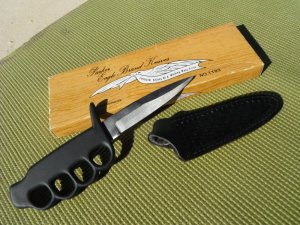 Parker Eagle Brand Knife 70's'-80's, "Trench" knife "Secure Grip Knife" Original box Made in Japan
