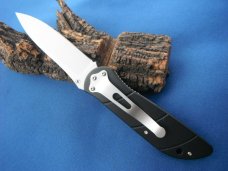 NOS, Discontinued Ka-Bar Maserin Pocket Knife Made in Italy. Knife is brand new in the box!
