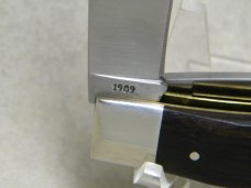 Remington UMC USA 1989 Wood R1128 Bullet Trapper Knife Remington UMC USA 1989 Wood R1128 Bullet Trapper Knife