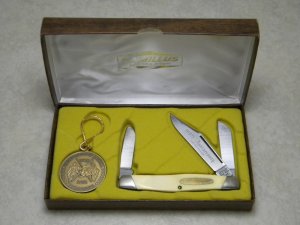 Camillus New York USA 100th Anniversary 1876-1976 White #200 Stockman Knife in Box