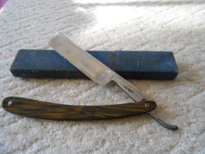 Vintage Straight Razor-Cattaraugus Cut co. With Original Box