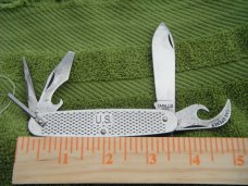 1988 Camillus U.S. Military Folding Pocket Knife. 1988 Camillus U.S. Military Folding Pocket Knife.