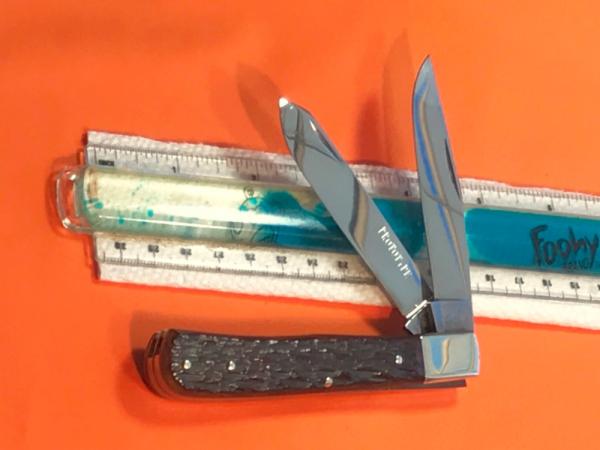 Fight'n Rooster 2 Blade Lg 4 & 1/8" Prototype Trapper Knife w/ Great Red Bone Handles Fight'n Rooster 2 Blade Lg 4 & 1/8" Prototype Trapper Knife w/ Great Red Bone Handles