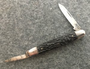 L F & C U.S.A. Senator Pen Knife