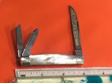 Fight’n Rooster "The Captains Rooster" Knife with Beautiful Mother of Pearl Handles -NOS Fight’n Rooster "The Captains Rooster" Knife with Beautiful Mother of Pearl Handles -NOS