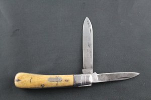 TRENTE-DEUX  DUMAS AINE pocketknife
