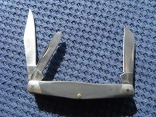 Rare, BUCK USA 303 Folding Knife, Collectible, Work-man Etching on the blade. 3 blade Stockman.