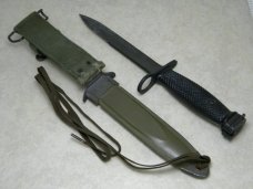 US M7 CONETTA US Military Bayonet with US M8A1 Olive Drab Green Scabbard - Vietnam Era