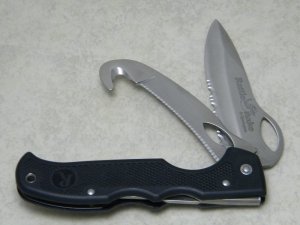 Remington USA Black Rattlesnake Double Lockback Serrated Gut Hook Knife
