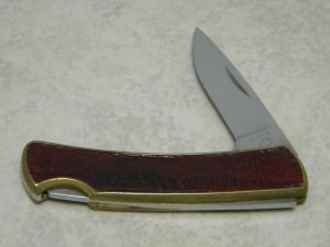 Buck 529E1 USA BuckSkin Burgundy EEL Skin Folding Lockback Knife c.1988