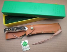 PUMA White Hunter Hunting Sheath Knife (23981). ..................(5) PUMA White Hunter Hunting Sheath Knife (23981). ..................(5)