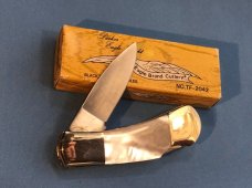 Vintage Parker Small Lockback -Nice Mother Of Pearl Handles & Beaver Tail Blade Etch -NICE ONE! Vintage Parker Small Lockback -Nice Mother Of Pearl Handles & Beaver Tail Blade Etch -NICE ONE!