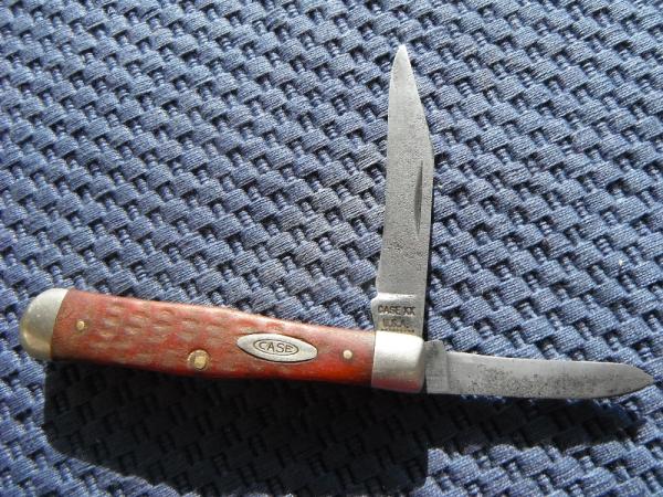 Vintage 1970's Case XX USA 9 Dot two blade poket knife. Vintage 1970's Case XX USA 9 Dot two blade poket knife.