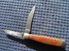 Vintage 1970's Case XX USA 9 Dot two blade poket knife. Vintage 1970's Case XX USA 9 Dot two blade poket knife.