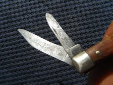 Vintage 1970's Case XX USA 9 Dot two blade poket knife. Vintage 1970's Case XX USA 9 Dot two blade poket knife.