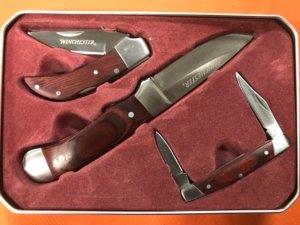 Winchester 3 piece wood handled knives in gift tin