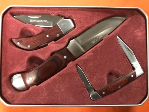Winchester 3 piece wood handled knives in gift tin