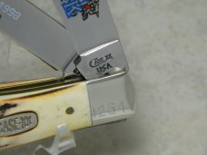 Case XX USA 1998 NCAA Champs Kentucky Wildcats Tubby & The Boys Stag 5254 SS Trapper Knife in Box Case XX USA 1998 NCAA Champs Kentucky Wildcats Tubby & The Boys Stag 5254 SS Trapper Knife in Box